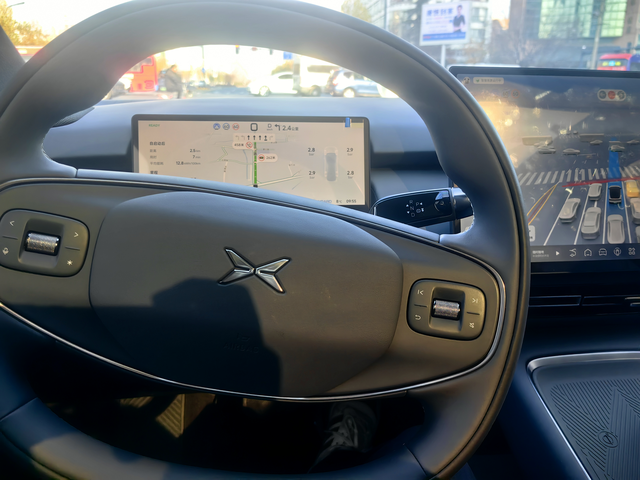 有没有提车的老铁发现转向残余角太大，也就是轻微打方向盘不能完全回正，车子就跑偏了