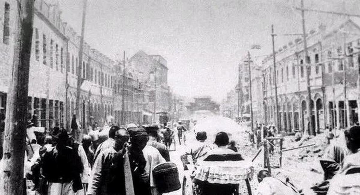 1957年，抗战老兵徐永卿到上海出差，途中遇到了一个“熟人”，他脸色瞬间就变了，