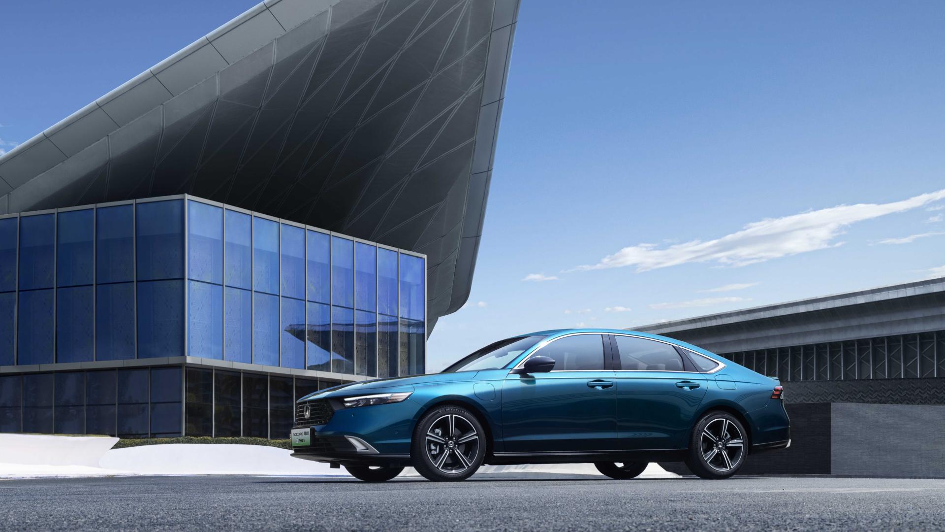 为啥劝你加钱上雅阁，因为它是中高端轿车的“价值守门员”