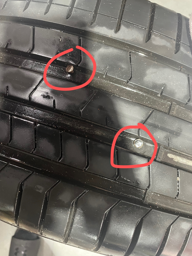 胎里是不是装吸铁石的啊
上次扎钉子补胎一个多月过去了。今天胎压不对，还是上次补的