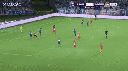 队危！赶紧上于汉超！河南队2-1领先上海申花了。
足协杯1/4决赛，上海申花上半