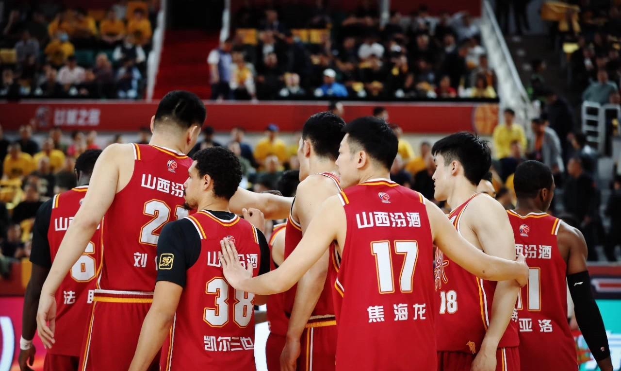 山西男篮的张宁合同已经到期，应当以顶薪续约，不然就会有其他俱乐部来签约。俱乐部最