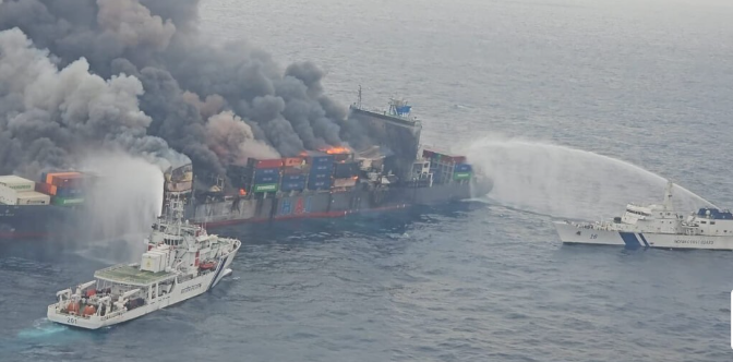 6月9日，万海旺春轮在印度喀拉拉邦外海突发爆炸，14名国人在内，印度救火又救人，