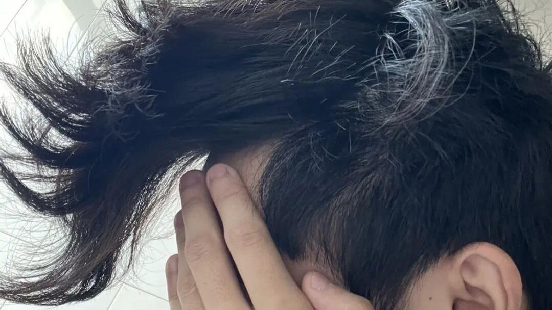 救命！一觉醒来头发就变这样了，哈哈又离谱又好笑