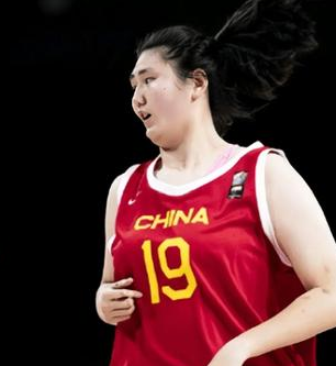 中国女篮新星国家队首秀砍下全队最高分，中国女篮热身赛大胜波黑。中国女篮和波黑女篮