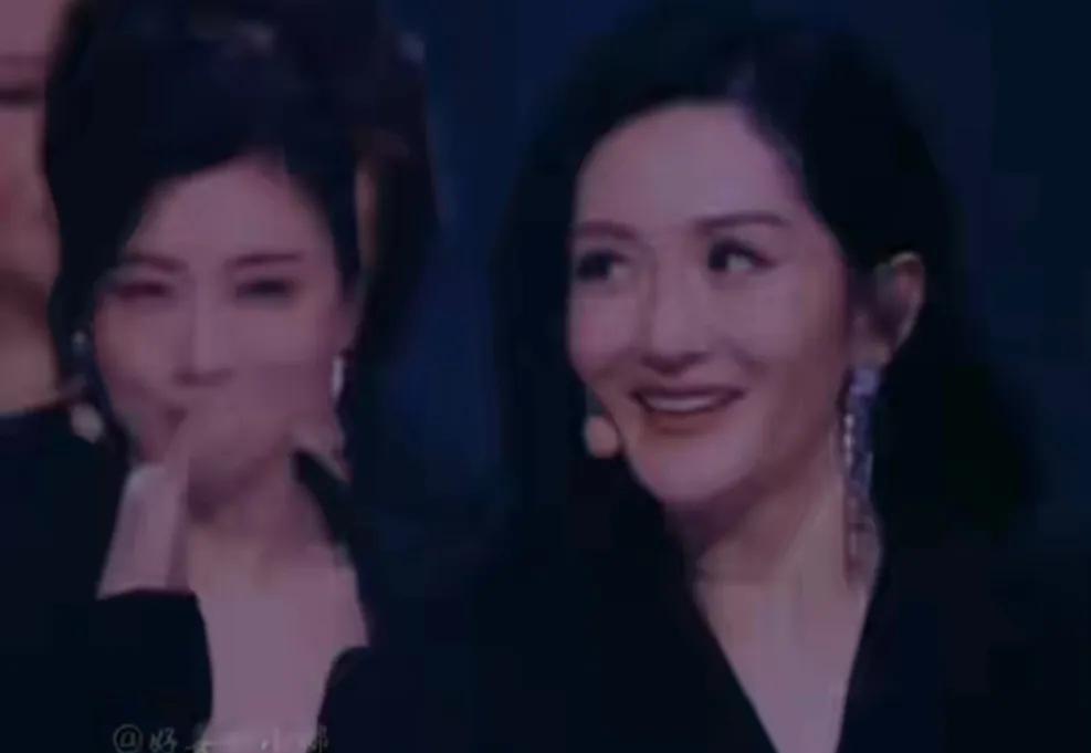 有一种安全感叫谢娜，内心永远比外表柔软，温婉大方自信乐观。