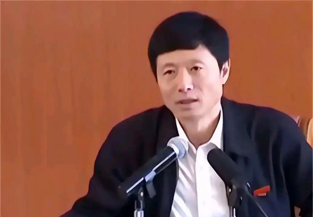 艾跃进教授曾说：“让工人下岗，还要人家从头再来，你们为什么不从头再来呢？”
90