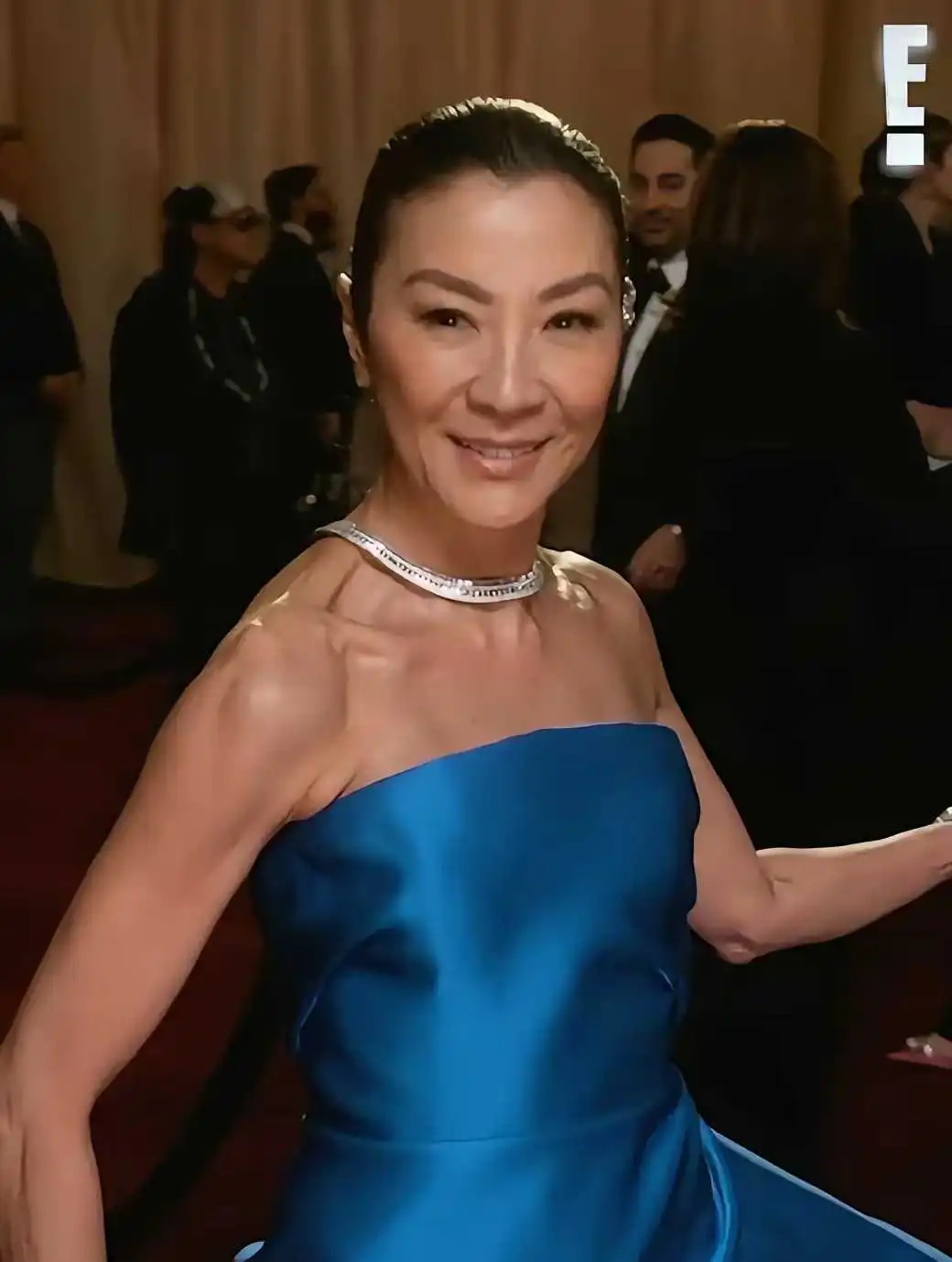 不愧是武打明星，感觉还有肌肉线条呢