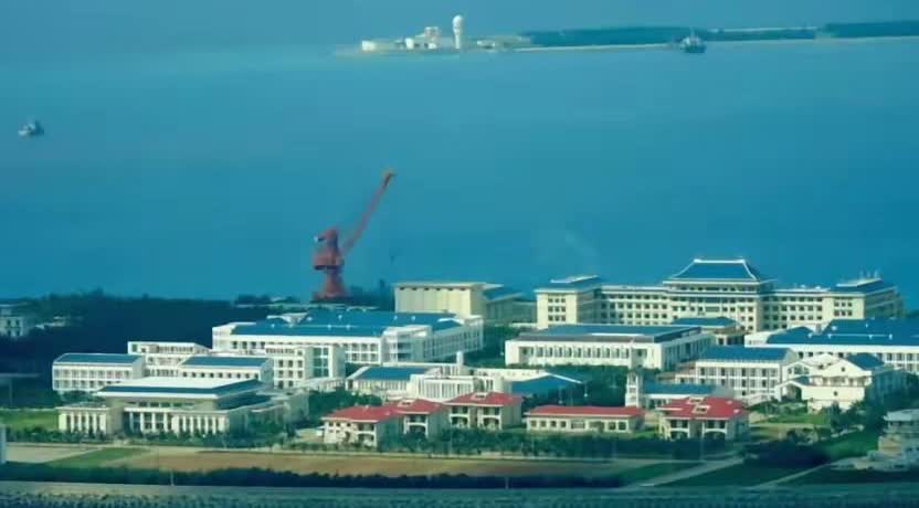 除菲律宾以外，包括越南在内的其他南海周边国家其实都明白一个道理：中国在南海的岛礁