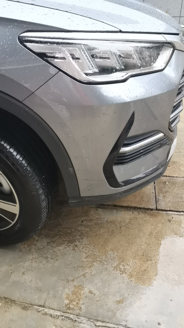 我的新车刚提几天被刮了，好无语
谁能告诉我，一般新开车会被刮几次？