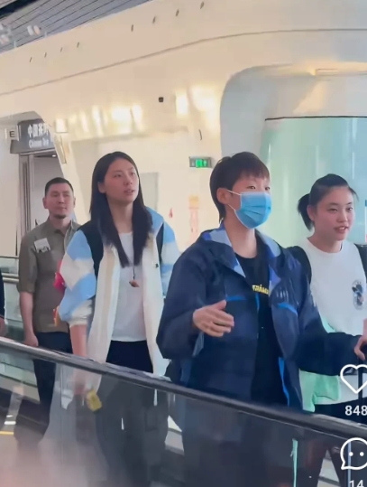 曼昱和两个亿到多哈

曼昱就是硬骨头

为了心爱的小白球从来都不会弯腰和认输
