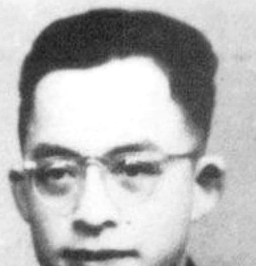 1949年，一位被俘的国军师长李碧光在审讯室里突然开口：“能否替我向周恩来发一封