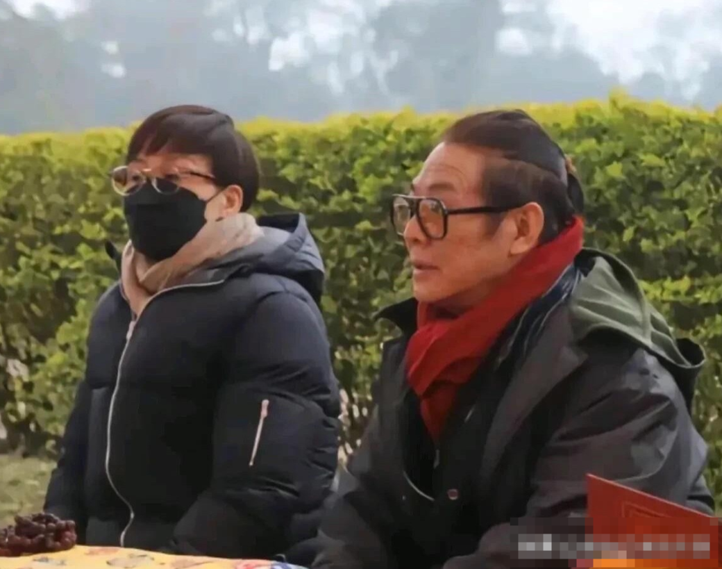 这一对夫妻，年轻的时候也是娱乐圈内数一数二的帅哥美女，李连杰有演技有颜值，利智风