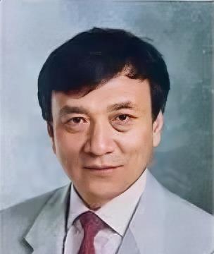 1961年，杨尚昆的二儿子杨绍明，小时候很淘气，一直是中南海里的“孩子王”，就连