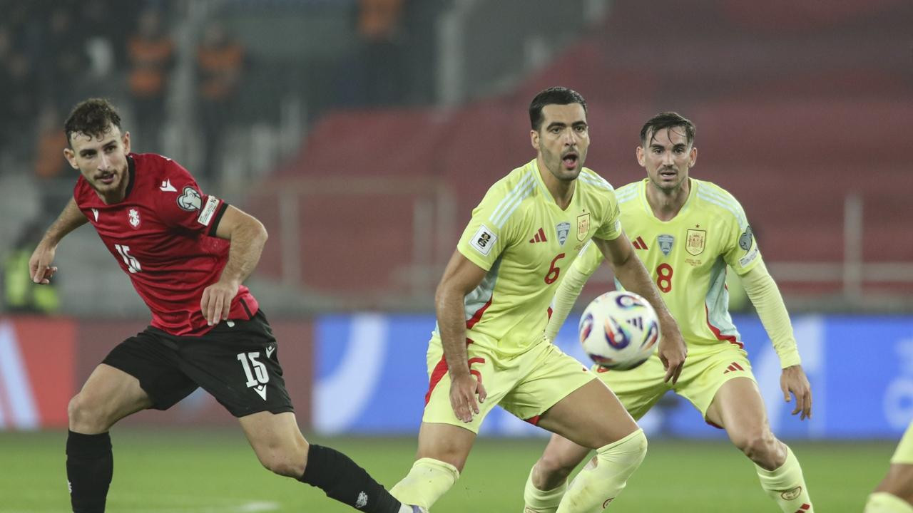 11.18 世预赛 西班牙今晚能拿下土耳其嘛！难道土耳其就有这么菜。