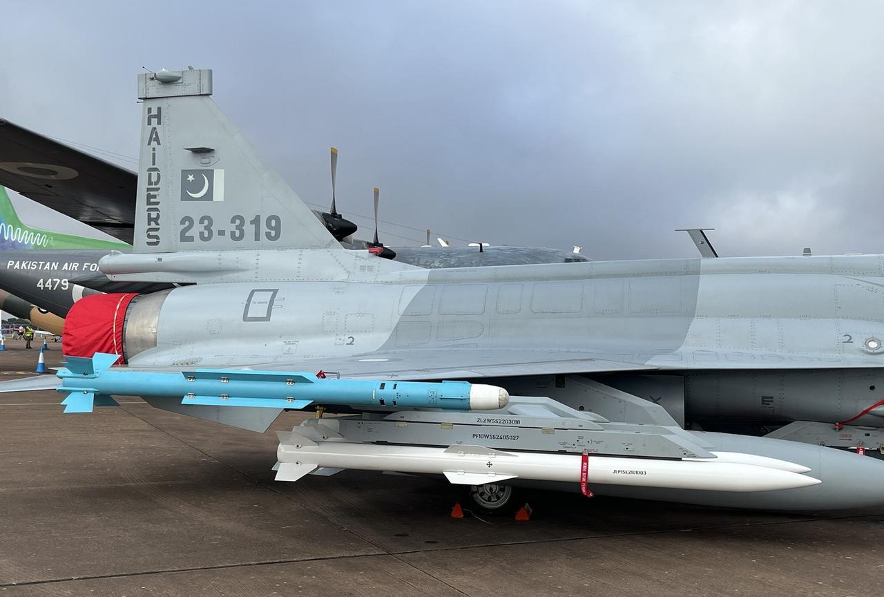 霹雳-15E空空导弹首次在欧洲展出！
近日巴基斯坦空军派出了枭龙block II