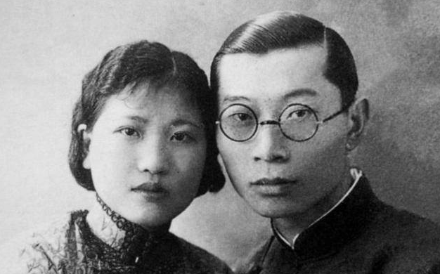 1966年，傅雷夫妇双双上吊自尽，骨灰无人敢去认领。这时，一个自称是傅雷女儿的人