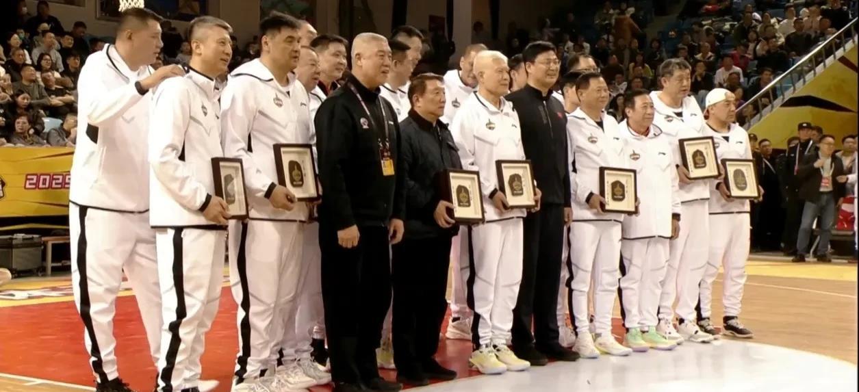 中国男篮白金一代
黄金一代
中国男篮加油！
中国篮球加油！
中国加油！！！