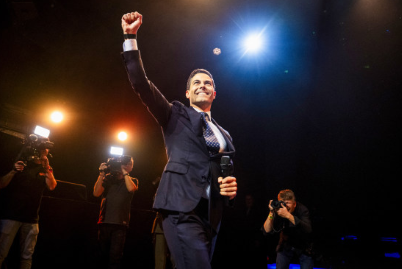 荷兰中间派有望组阁，极右翼势力受挫