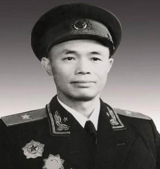 1959年庐山会议后，毛主席亲自过问钟伟情况：钟伟现在怎么样了
【1959年8月