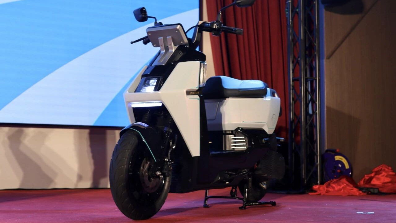 油耗1升左右，续航325公里，三阳发布首台增程式踏板车！