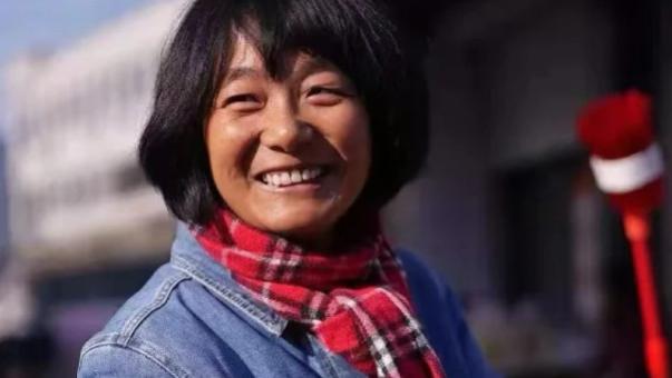 她白天在菜场吆喝，晚上关机写作，48岁出到第5本书，陈慧的路怎么走出来的？