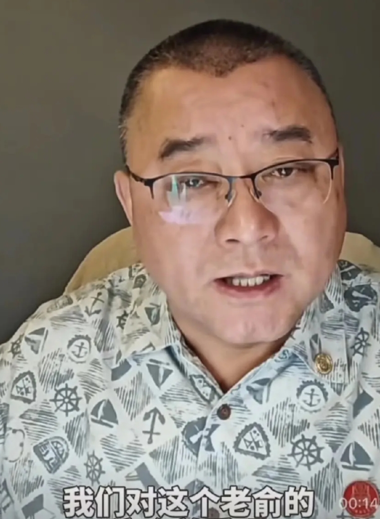 攻击过董宇辉的“名人”都共同感谢过一个人。聂圣哲诋毁董宇辉，董宇辉的支持者讨伐聂