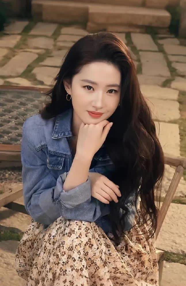 刘亦菲从不参加综艺，竟藏着这么大的野心？
 
在综艺遍地开花，明星频繁露脸的