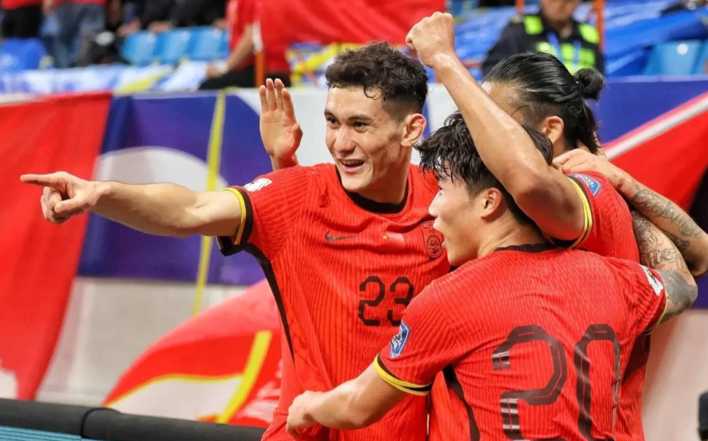 国足3：1拿下科威特，客战沙特的首发也初露端倪，首先看伊万在热身赛中派出的首发：