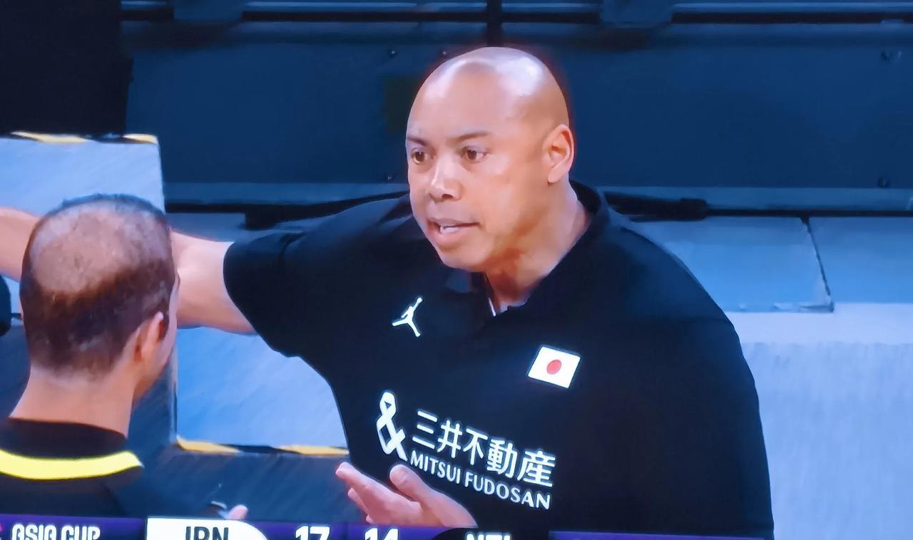 女篮亚洲杯排位赛，日本女篮VS新西兰队，胜利者将获得明日晚上与中国女篮的半决赛资