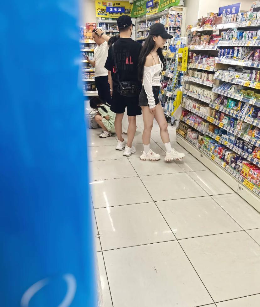 这才是真正的偷拍视角…基本告别摄影行业。