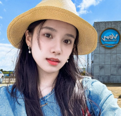 求求了，让婧仪去旅综吧，她平时演戏又美又飒，私底下可是个“话痨”吃货，看她和朋友