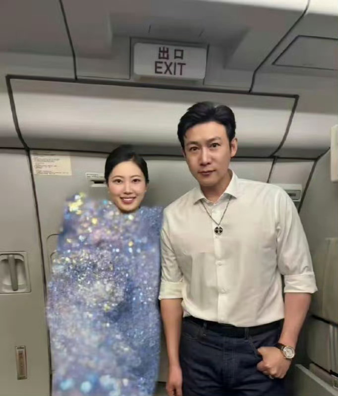 这马赛克打的太离谱了吧 ​​​