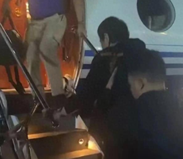 军警哭泣，中国表态！

3月11号，菲律宾前总统杜特尔特刚从香港返回，一下飞机就