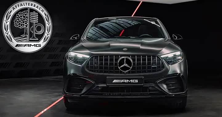 2027款AMGGLC53携443马力亮相
奔驰这次很聪明，他们在53系列上，重