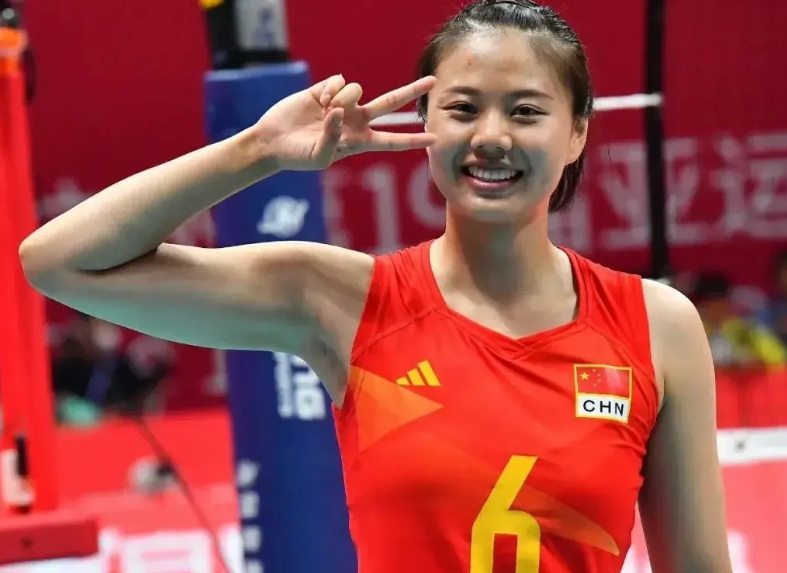 【龚队出国是一步好棋，背后定有高人指点】
龚翔宇在恩师老菜在的时候都没有当上中国