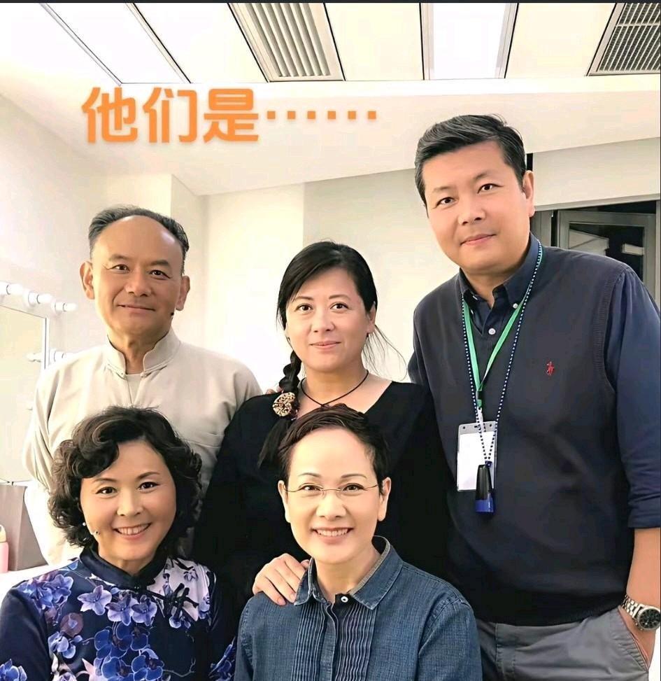 因一部电视剧九十年代拍的《封神榜》而走红的演员张晓林，都被网友说成是张铁林的弟弟