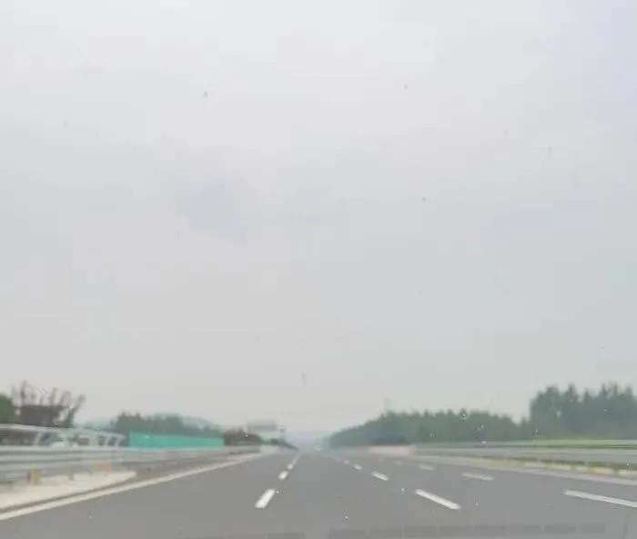 高速上你都开多少？

1、车速150以上：拿命开车，全凭运气。

2、车