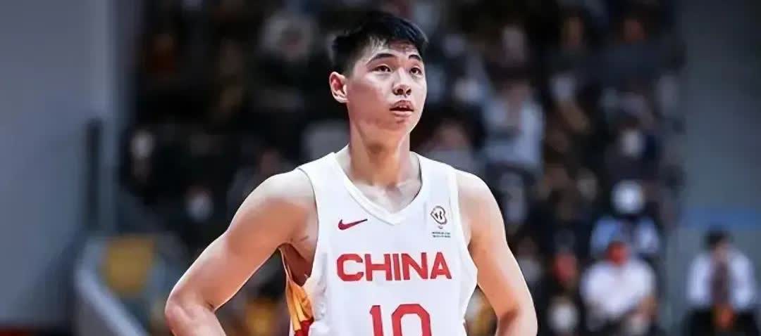 徐昕今晚广东队，与美国男篮热身赛，都在场上比赛了，还在造谣，胡说八道和广州队交易