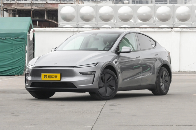 手握25万想买新能源车，小米YU7和特斯拉Model Y ，该怎么选？作为深度研