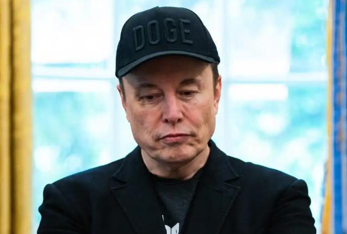 感觉马斯克就是美国屈原，举世皆浊我独清。在当今美国，真正看到国家危机，关心国家命