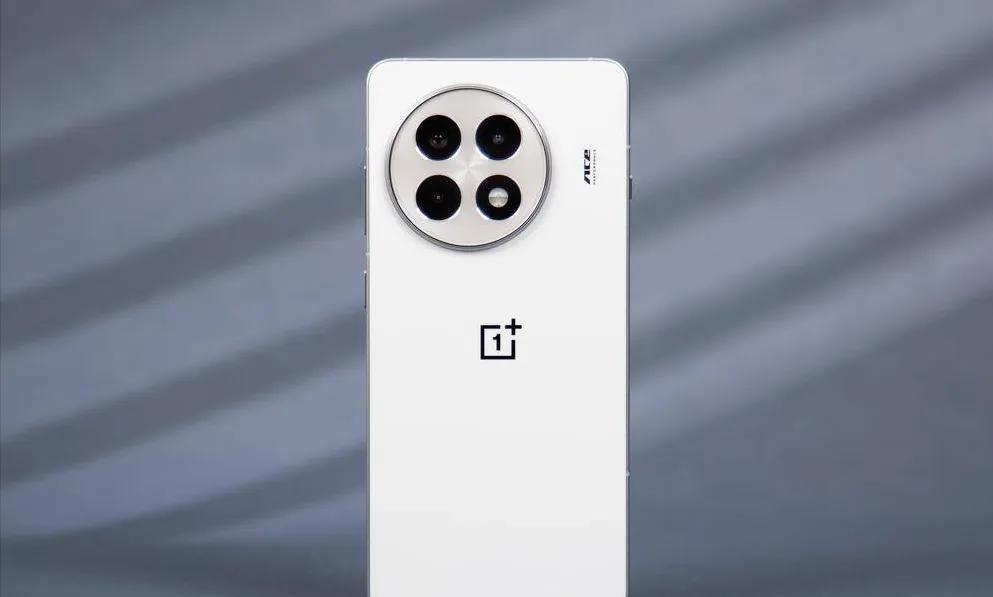 国补政策下这几款手机确实很诱人。就拿真我GT 7 Pro来说，12GB+256G