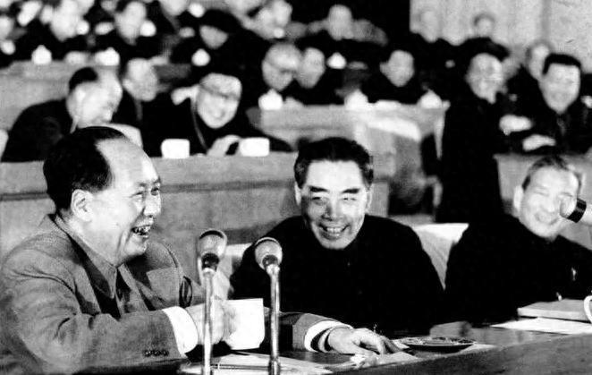他28岁得毛主席赏识，九大会议上，毛主席介绍道：他是我的老朋友
“登奎同志在下面