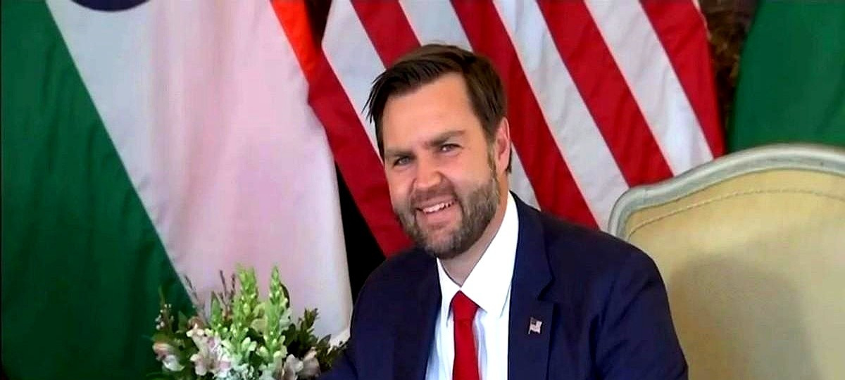 印度拒绝报复美国关税











印度不报复美国关税，还出了个天大的新
