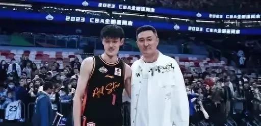 广厦4:2击败北京夺冠，最郁闷的可能是这三人:
1.曾凡博
2.李金效
3.赵嘉