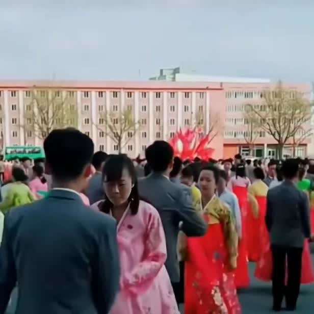 为什么朝鲜至今还有女人打光棍的？

今天下午咱们唠唠这类话题。

在朝鲜