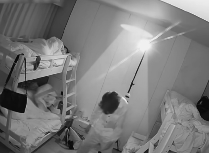 我只能说我第一次看直播时候觉得很尴尬这一段，但是我发现看多了居然觉得优雅，而且每