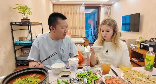 不知道大家有没有发现，这期视频里阿楠那种特有的温馨感又回来了。本来多好的安排啊—