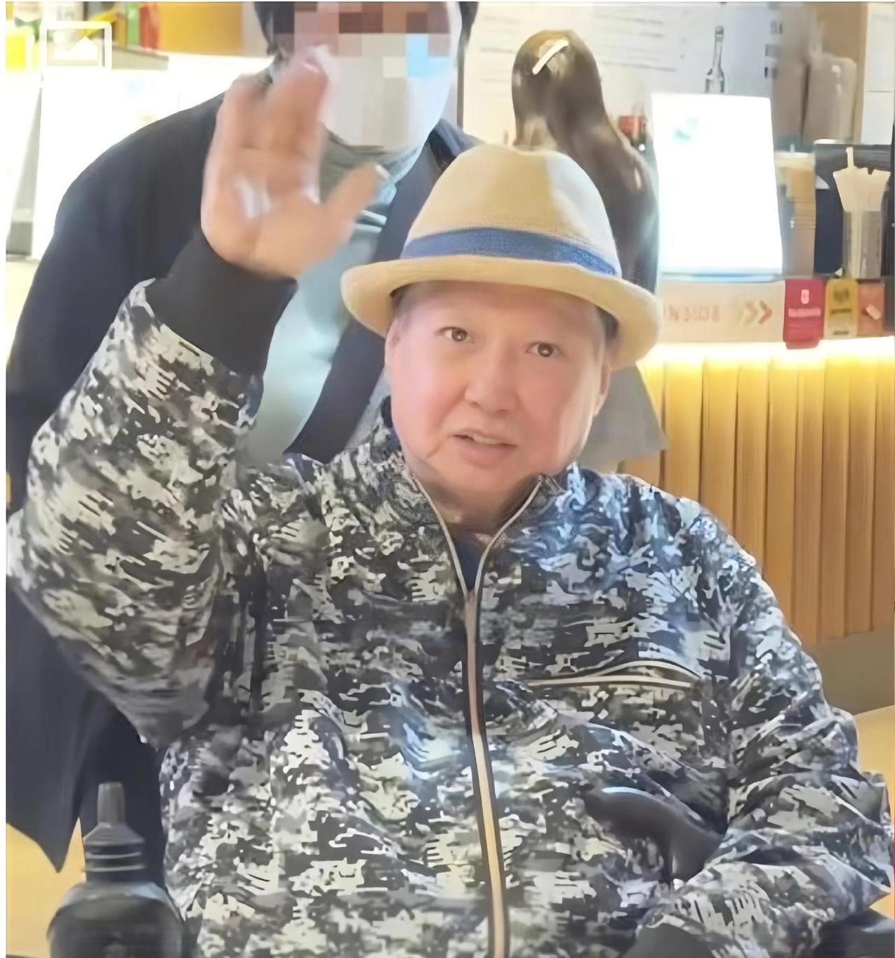 洪金宝，香港著名电影人，集演员、导演、武术指导、编剧、监制、制片人等多重身份于一