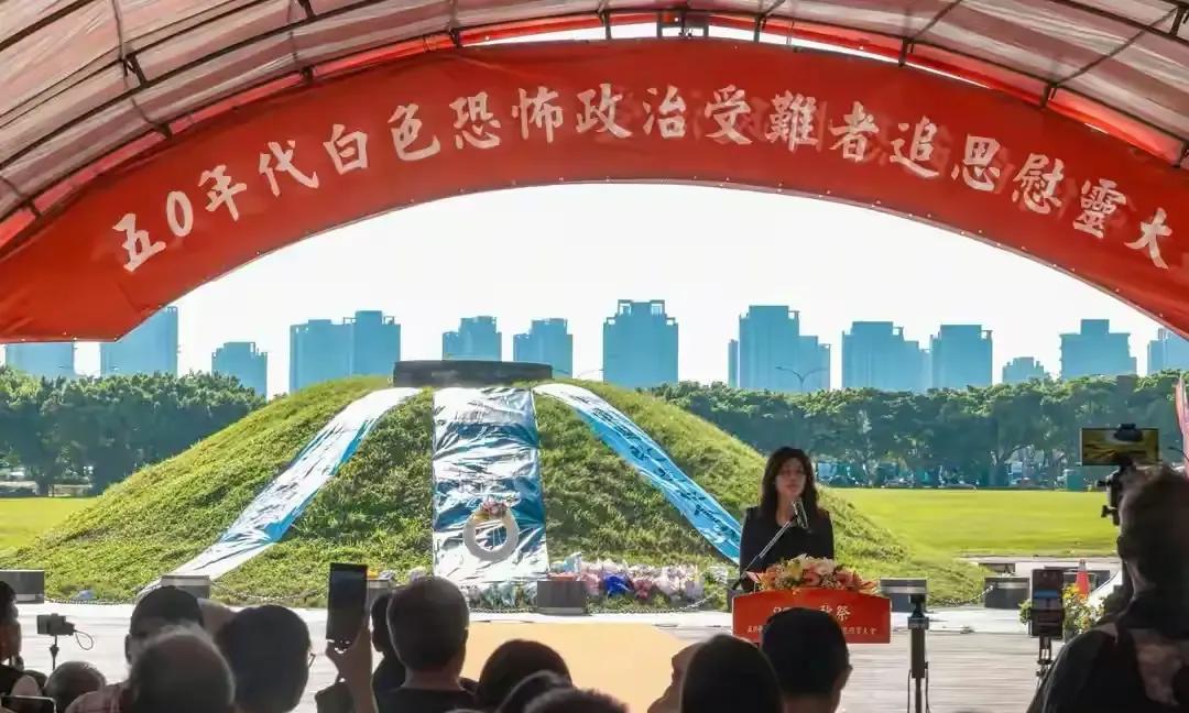 郑丽文太牛了！上任8天，干了马英九8年没敢碰的事！不仅马英九，恐怕历任党主席都不